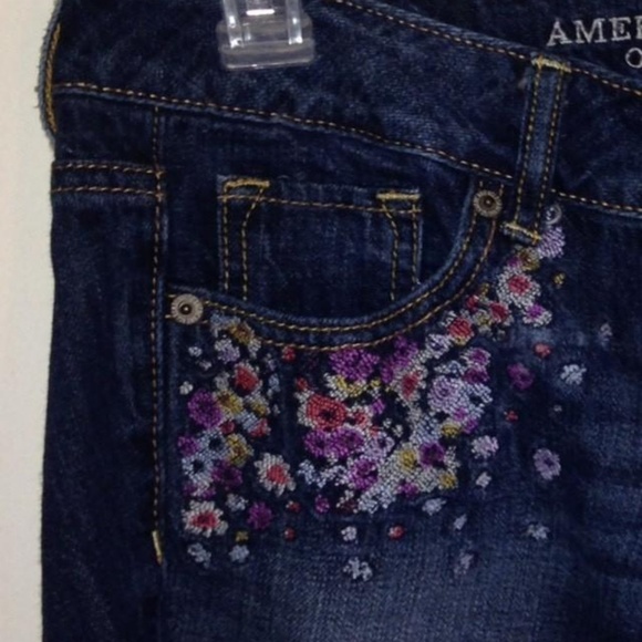 Floral American eagle outfitters jean shorts - Picture 2 of 3